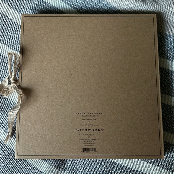 Cheeseboard and Utensils Set - Picture 6 of 6